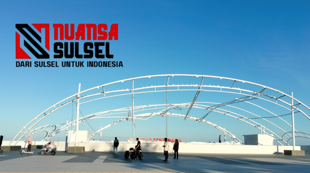 Atap Tribun Pantai Merpati Ambruk